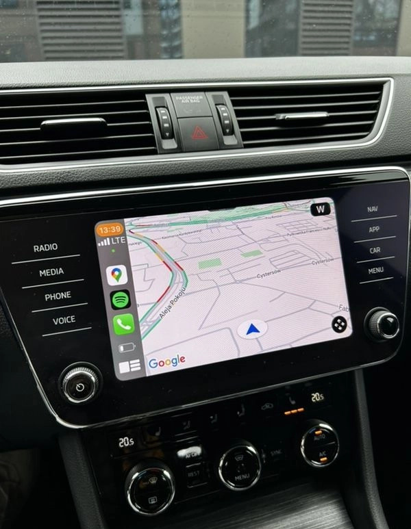 Skoda Superb cena 104900 przebieg: 144000, rok produkcji 2020 z Kraków małe 667